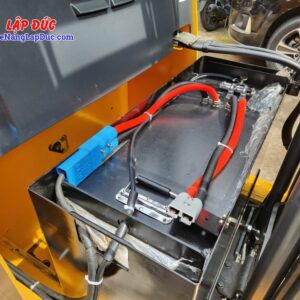 Pin Lithium lắp trên xe nâng điện đứng lái KOMATSU FB15RL 14