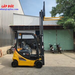 Xe nâng Komatsu FB15 12có chiều cao nâng 3m