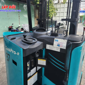 Xe nâng điện Suminoto 1 tấn dễ vận hành, thân thiện với người dùng, ngay cả với nhân viên mới.