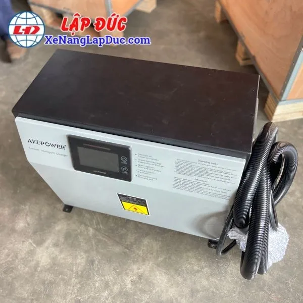 may-sac-nhanh-pin-lithium-xe-nang-48v-150a (3) Máy sạc nhanh pin Lithium Xe nâng 48V 150A