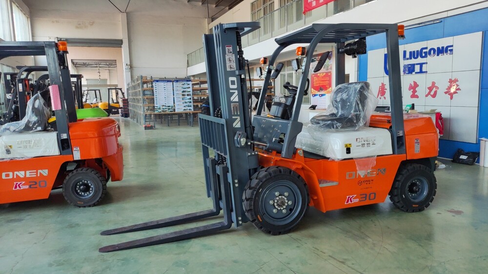 Xe nâng dầu 3 tấn ONEN CPCD 3045 (15)