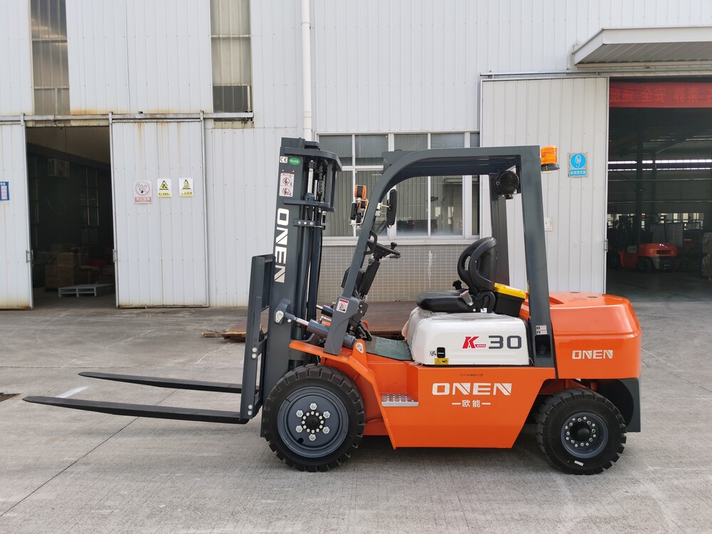 Xe nâng dầu 3 tấn ONEN CPCD 3045 (3)