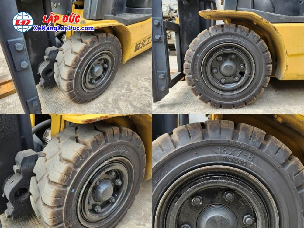 Lốp trước của xe là bánh đặc 18x7-8 Lốp trước của xe là bánh đặc 18x7-8