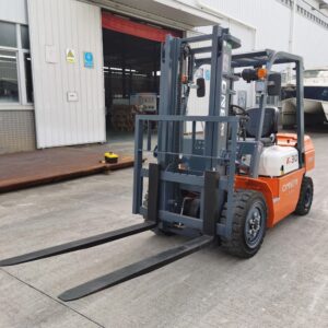 xe nâng 3 tấn ONEN CPCD 3030 máy dầu mới 100%