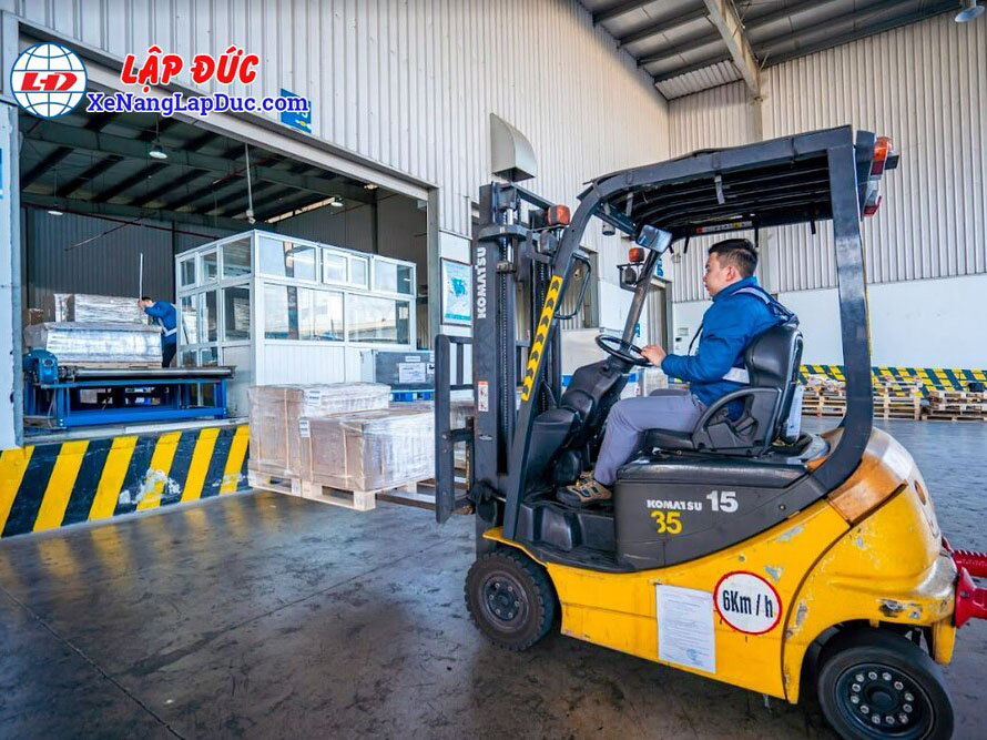 Dịch vụ cho thuê xe nâng điện ngồi lái Dịch vụ cho thuê xe nâng điện ngồi lái