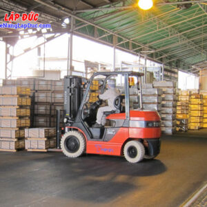 SỬ dụng xe nâng điện giúp nâng cao năng suất, giảm tiếng ồn khi làm việc