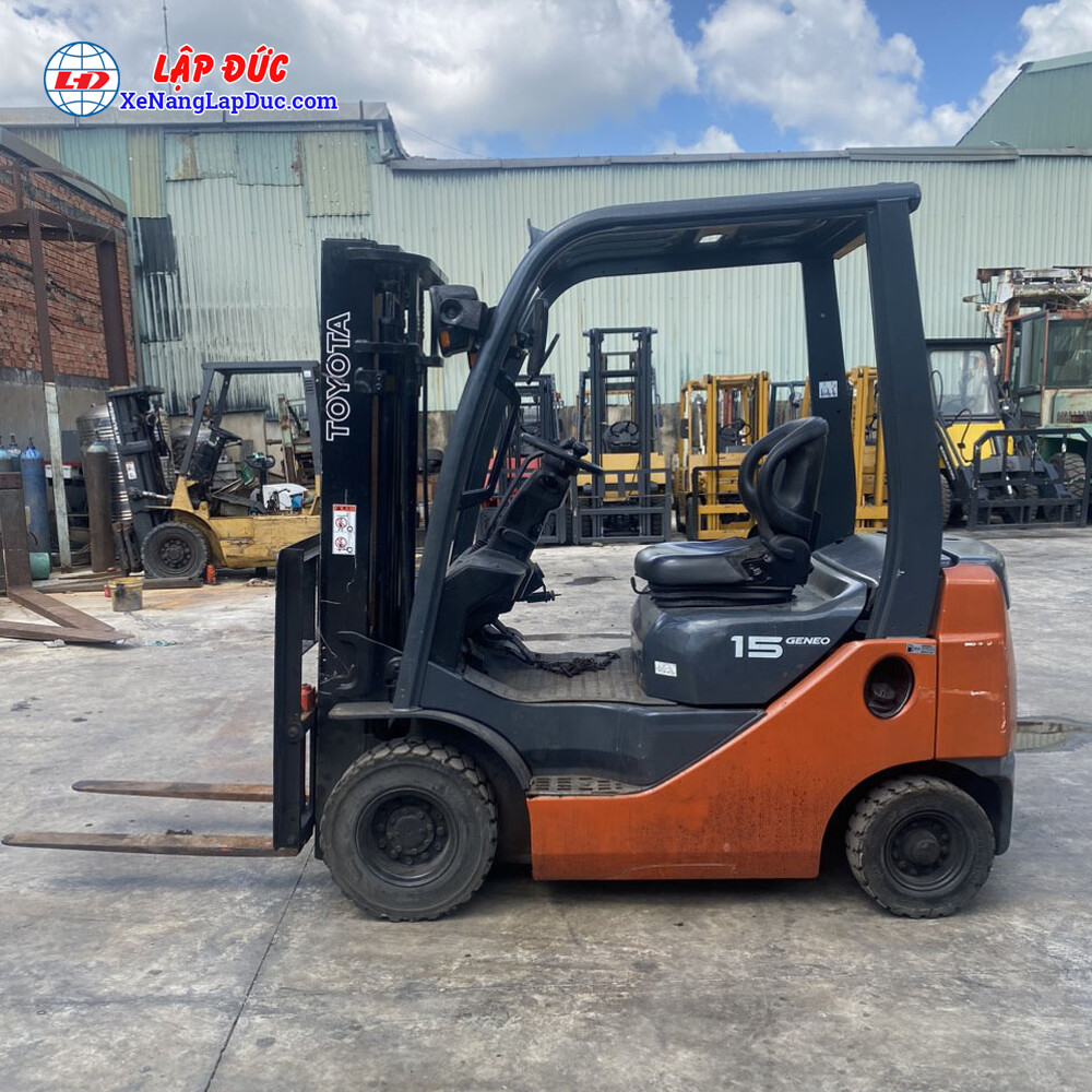 Xe nâng dầu 1.5 tấn Toyota 02 8FD15 1