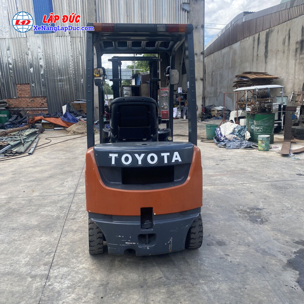 Xe nâng dầu 1.5 tấn Toyota 02 8FD15 3