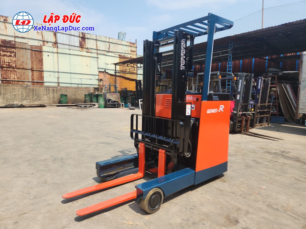 Xe nâng điện đứng lái Toyota 7FBR15 Pin Lithium 4 Xe nâng điện đứng lái Toyota 7FBR15 Pin Lithium 4