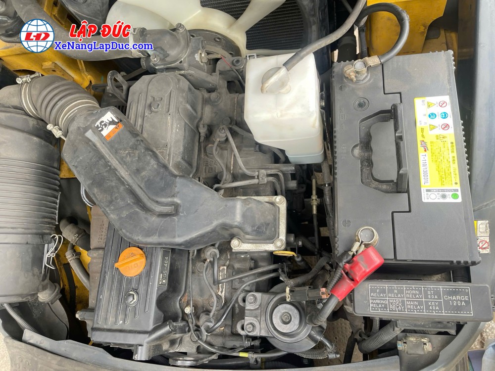 Xe nâng dầu 1.5 tấn Komatsu FD15C-21