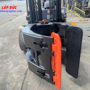 Xe nâng dầaXe nâng dầu 3 tấn TCM FD30T6 gắn kẹp giấy trònu 3 tấn TCM FD30T6 11