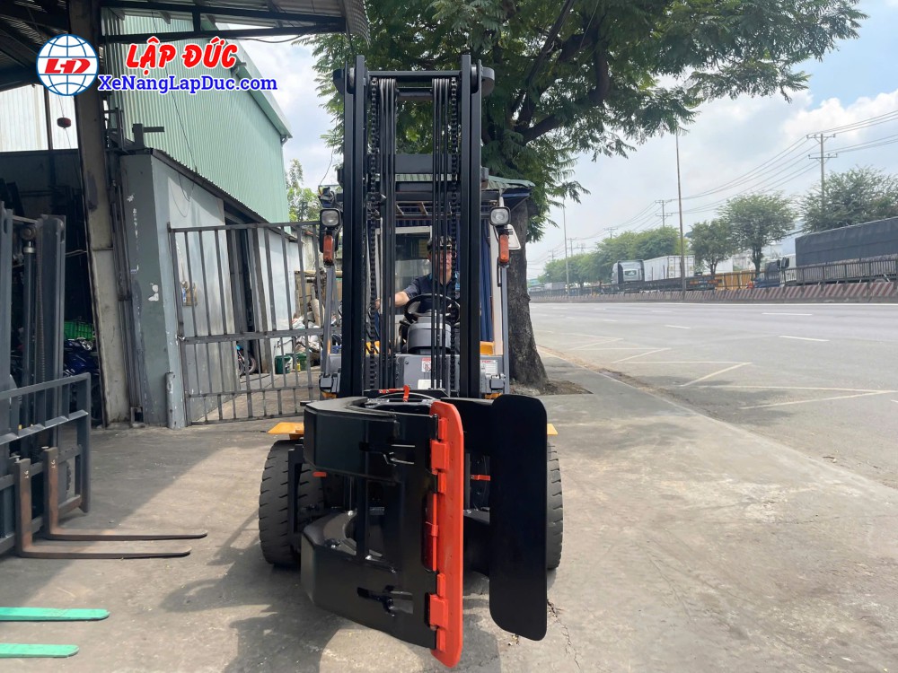 Xe nâng dầu 3 tấn TCM FD30T6 gắn kẹp giấy tròn Xe nâng dầu 3 tấn TCM FD30T6 gắn kẹp giấy tròn