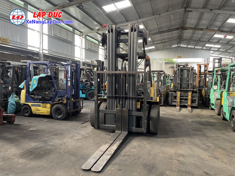 Xe nâng dầu 4 tấn Komatsu FH40-2, 6m, 2015