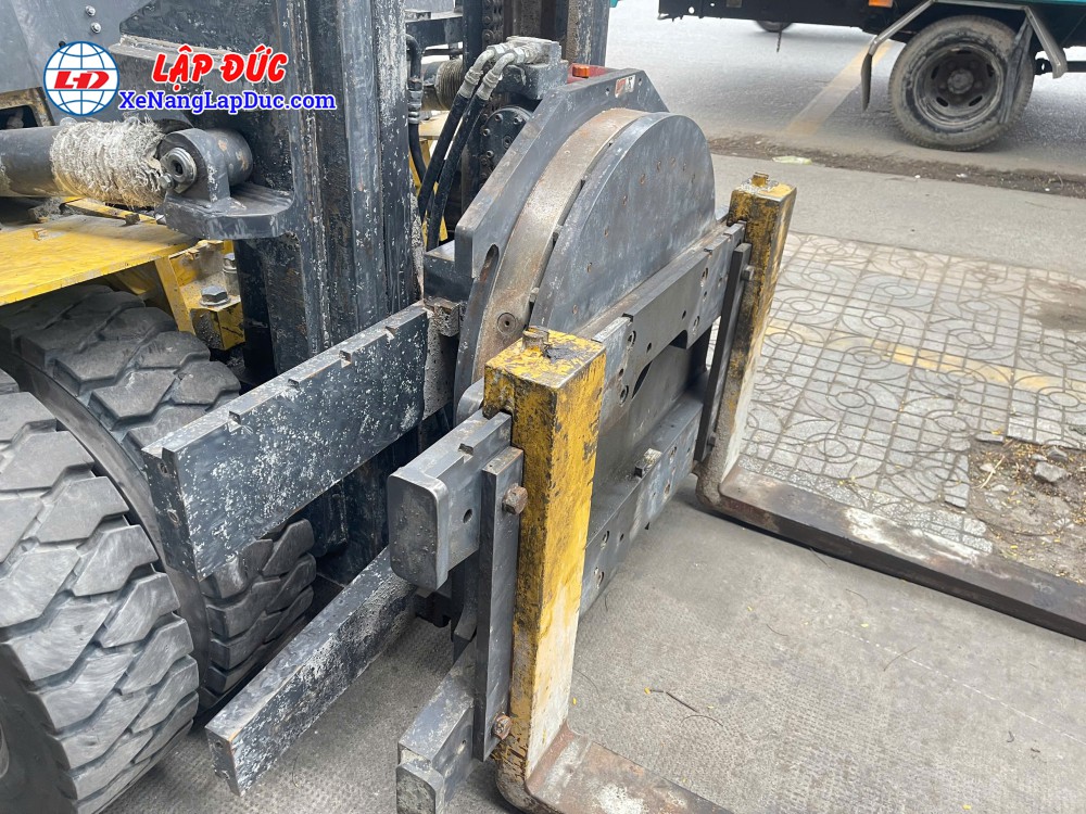 Xe nâng dầu 6 tấn Komatsu FH60-1, 4m gắn càng xoay Xe nâng dầu 6 tấn Komatsu FH60-1, 4m gắn càng xoay