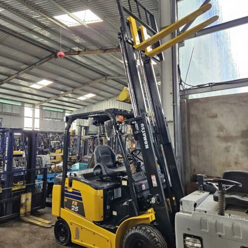Xe nâng điện 2.5 tấn KOMATSU FB25-12, 3m, sx 2013