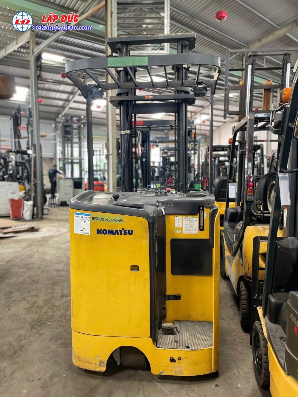 Xe nâng điện đứng lái 1.5 tấn Komatsu FB15RL-15, nâng cao 4.5m Xe nâng điện đứng lái 1.5 tấn Komatsu FB15RL-15, nâng cao 4.5m
