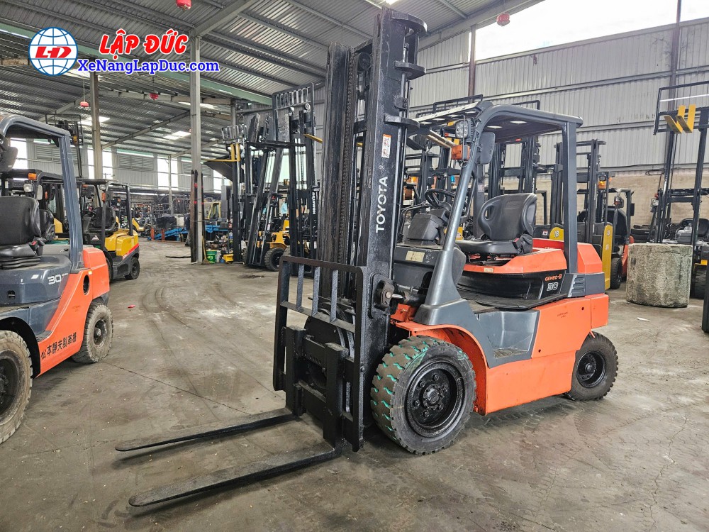 Xe nâng điện ngồi lái 3 tấn Toyota 7FB30 chiều cao nâng 4m Xe nâng điện ngồi lái 3 tấn Toyota 7FB30 chiều cao nâng 4m