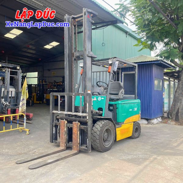Xe nâng điện ngồi KOMATSU FB30-11