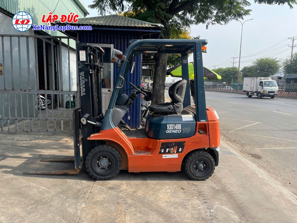 Xe Nâng Dầu 1 Tấn TOYOTA 02-7FD10