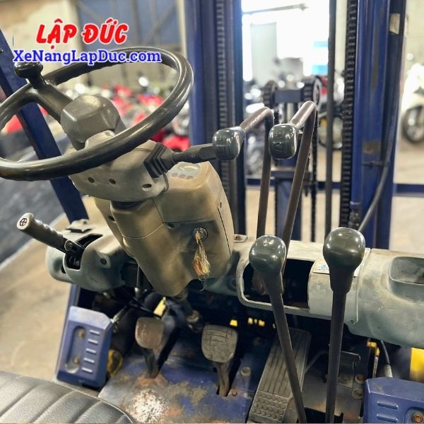 Xe Nâng Dầu 1.5 Tấn KOMATSU FD15C-16