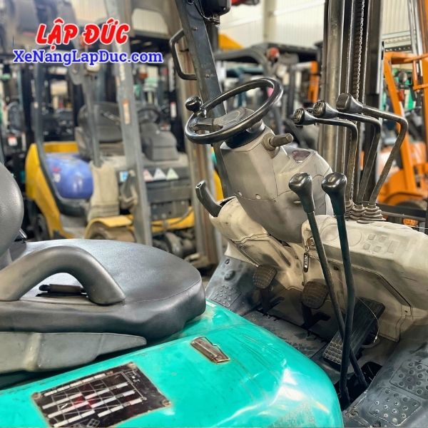 xe-nang-dau-1-5-tan-komatsu-fd15c-18(5) Xe Nâng Dầu 1.5 Tấn KOMATSU FD15C-18