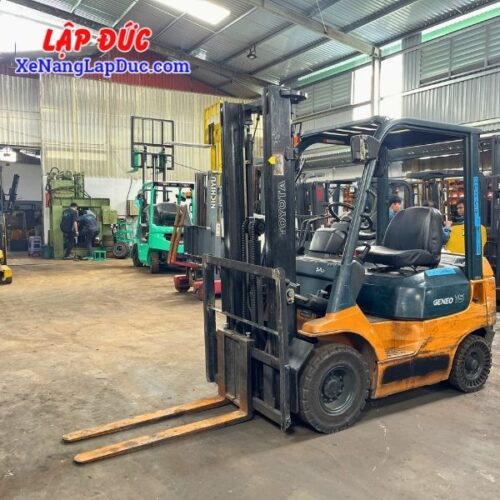 Xe Nâng Dầu 1.5 Tấn TOYOTA 7FD15