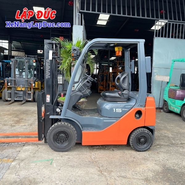 Xe Nâng Dầu 1.5 Tấn TOYOTA 8FD15