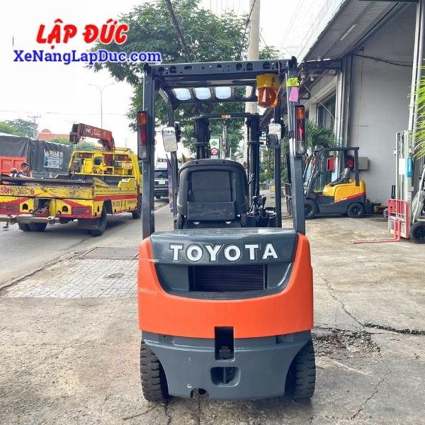 Xe Nâng Dầu 1.5 Tấn TOYOTA 8FD15