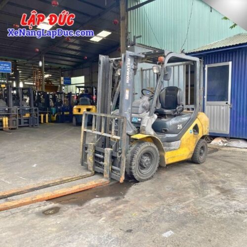 Xe Nâng Dầu 2.5 Tấn KOMATSU FD25T-17