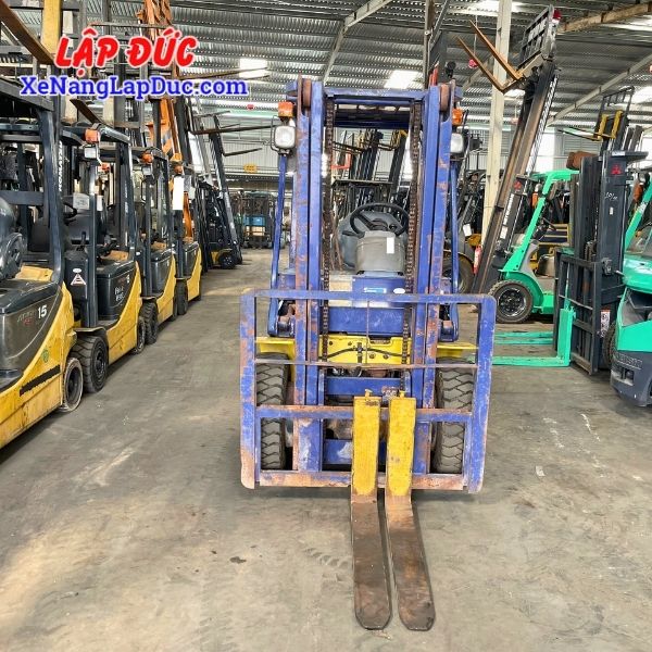 Xe Nâng Dầu 2 Tấn KOMATSU FD20C-12