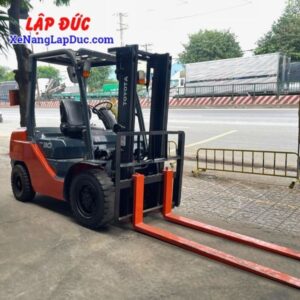Xe Nâng Dầu 3 Tấn TOYOTA 02-8FD30