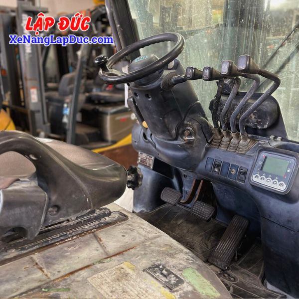 xe-nang-dau-3-tan-unicarriers-fhd30t5-6 Xe nâng dầu 3 tấn UNICARRIERS FHD30T5