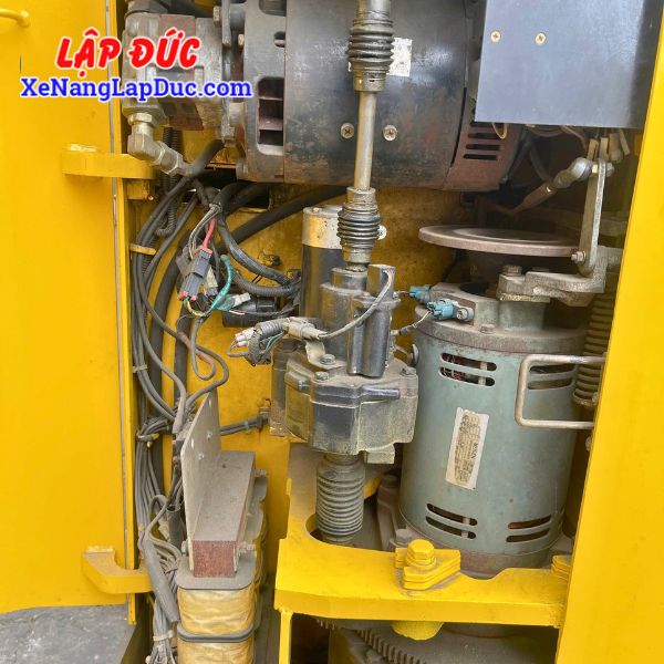 xe-nang-dien-dung-1-5-tan-komatsu-fb15rl-12(10) Xe Nâng Điện Đứng 1.5 Tấn KOMATSU FB15RL-12