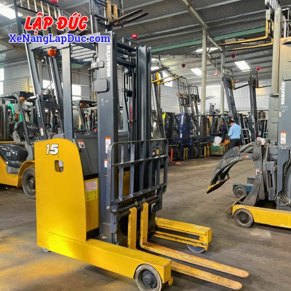 xe-nang-dien-dung-1-5-tan-komatsu-fb15rw-15(5) Xe Nâng Điện Đứng 1.5 Tấn KOMATSU FB15RW-15