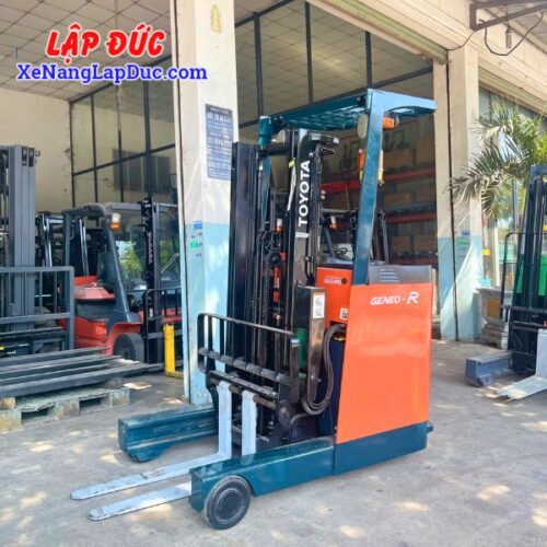 Xe nâng điện đứng TOYOTA 7FBR15