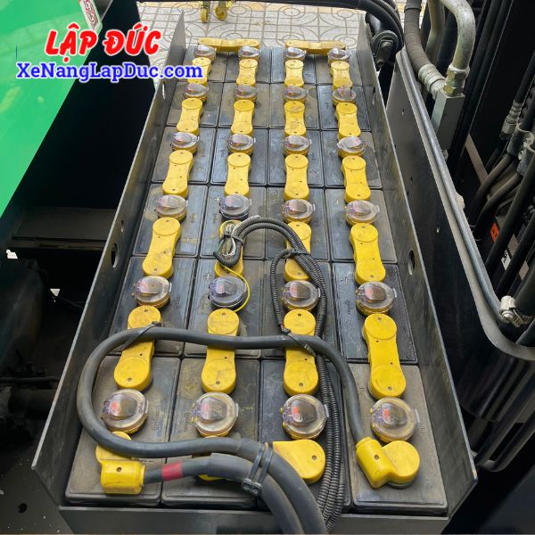 xe-nang-dien-dung-1-5-tan-toyota-8fbr15(9) Xe Nâng Điện Đứng 1.5 Tấn TOYOTA 8FBR15