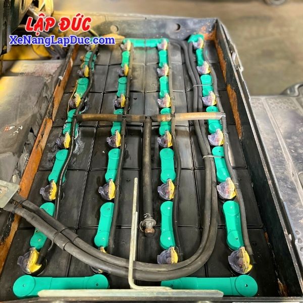 xe-nang-dien-ngoi-1-5-tan-komatsu-fb15m-12(3) Xe Nâng Điện Ngồi 1.5 Tấn KOMATSU FB15M-12