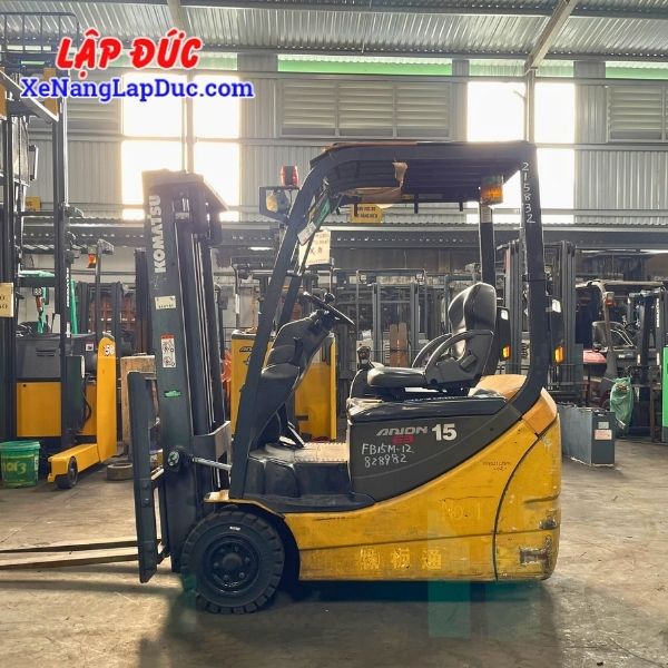 xe-nang-dien-ngoi-1-5-tan-komatsu-fb15m-12(7) Xe Nâng Điện Ngồi 1.5 Tấn KOMATSU FB15M-12