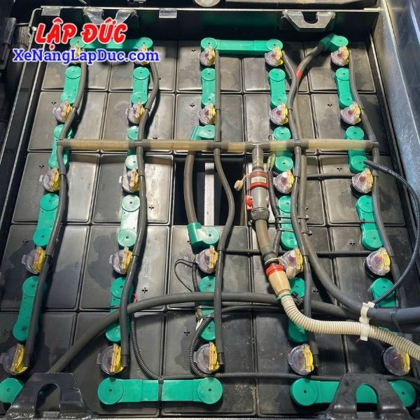 xe-nang-dien-ngoi-1-tan-toyota-8fb10-3(7) Xe Nâng Điện Ngồi 1 Tấn TOYOTA 8FB10