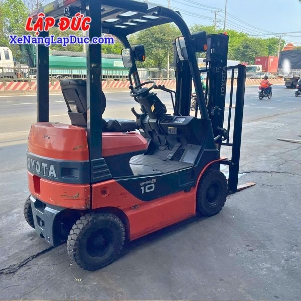 xe-nang-dien-ngoi-1-tan-toyota-8fb10-4 (5) Xe Nâng Điện Ngồi 1 Tấn TOYOTA 8FB10