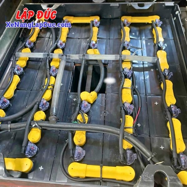 xe-nang-dien-ngoi-1-tan-toyota-8fb10-4 (6) Xe Nâng Điện Ngồi 1 Tấn TOYOTA 8FB10