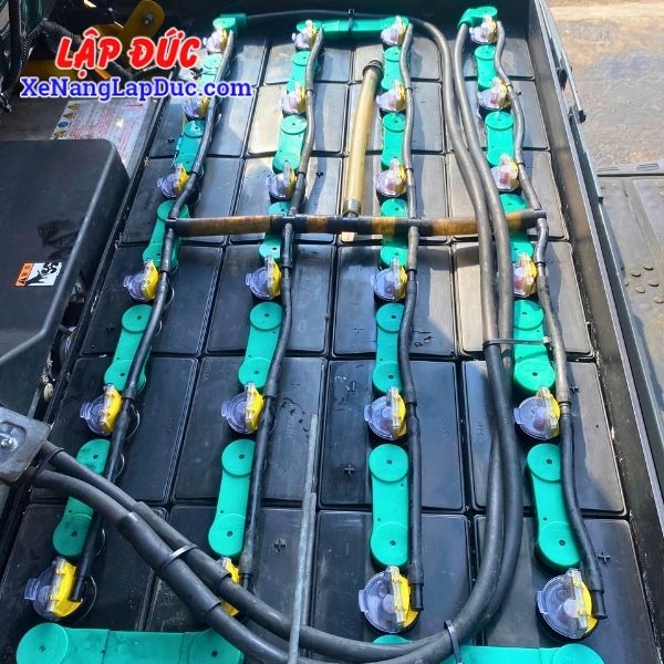 xe-nang-dien-ngoi-2-tan-komatsu-fb20a-12-2(6) Xe Nâng Điện Ngồi 2 Tấn KOMATSU FB20A-12