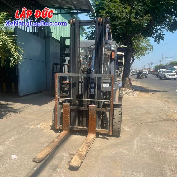 xe-nang-dien-ngoi-3-tan-tcm-fb30-7(3) Xe Nâng Điện Ngồi 3 Tấn TCM FB30-7