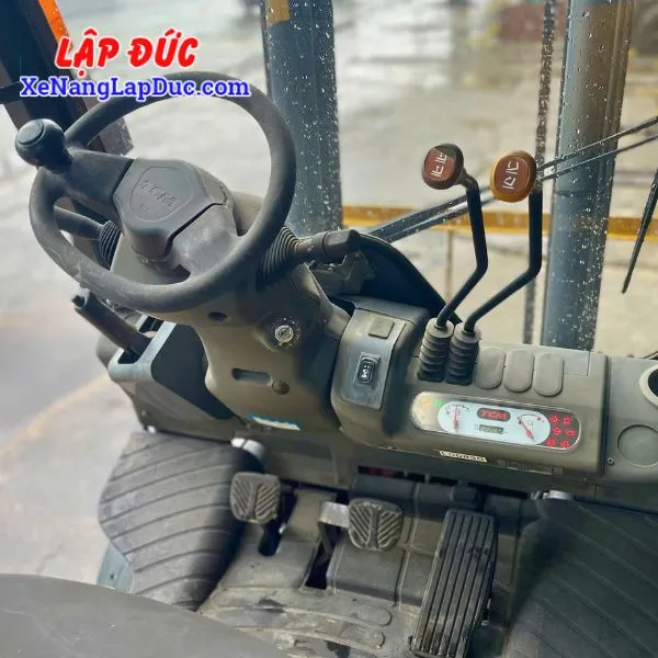 Xe Nâng Dầu 1.5 Tấn TCM FD15T13
