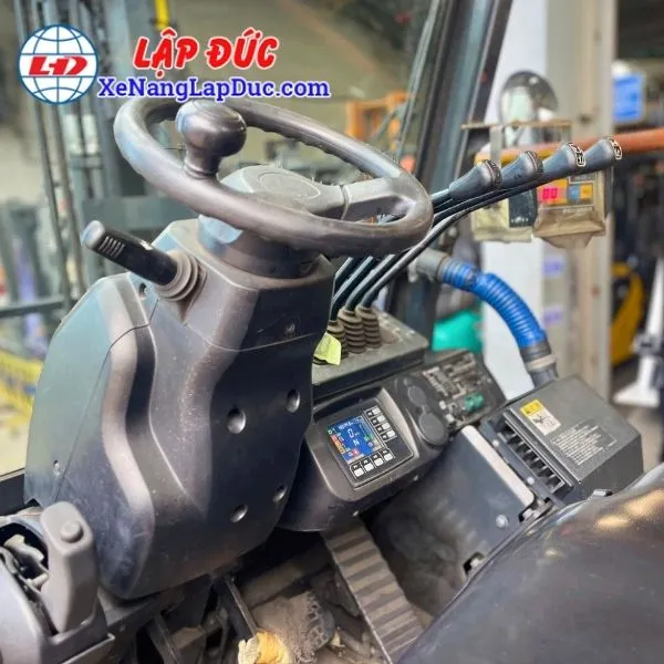 xe-nang-dau-8-tan-komatsu-fh80-2 (8) Xe Nâng Dầu 8 Tấn KOMATSU FH80-2