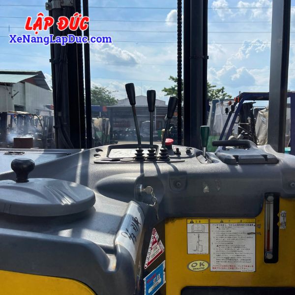 xe-nang-dien-dung-1-5-tan-komatsu-fb15rl-15-4 (7) Xe nâng điện đứng 1.5 Tấn KOMATSU FB15RL-15