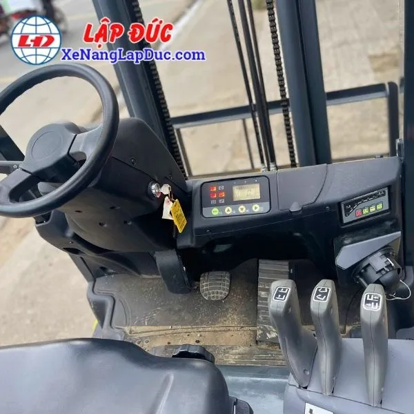 xe-nang-dien-ngoi-1-8-tan-komatsu-fe18-1 (7) Xe Nâng Điện Ngồi 1.8 Tấn KOMATSU FE18-1