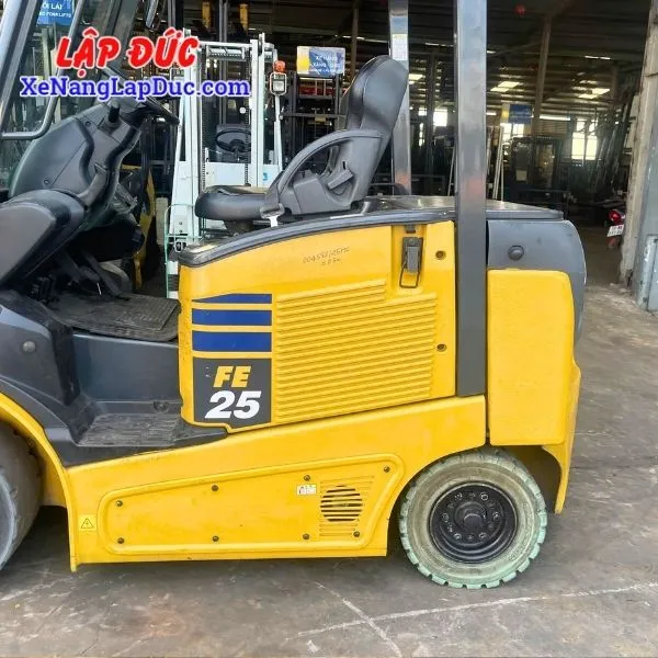 xe-nang-dien-ngoi-2-5-tan-komatsu-fe25-1-3 (4) Xe Nâng Điện Ngồi 2.5 Tấn KOMATSU FE25-1