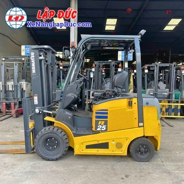 xe-nang-dien-ngoi-2-5-tan-komatsu-fe25-1-4 (2) Xe Nâng Điện Ngồi 2.5 Tấn KOMATSU FE25-1