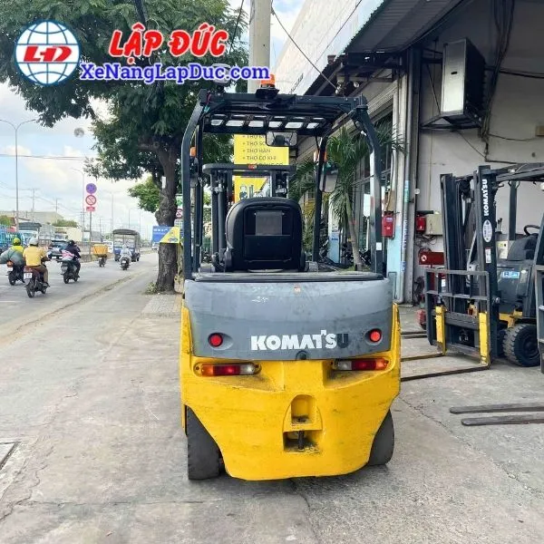 xe-nang-dien-ngoi-2-5-tan-komatsu-fe25-1-4 (3) Xe Nâng Điện Ngồi 2.5 Tấn KOMATSU FE25-1